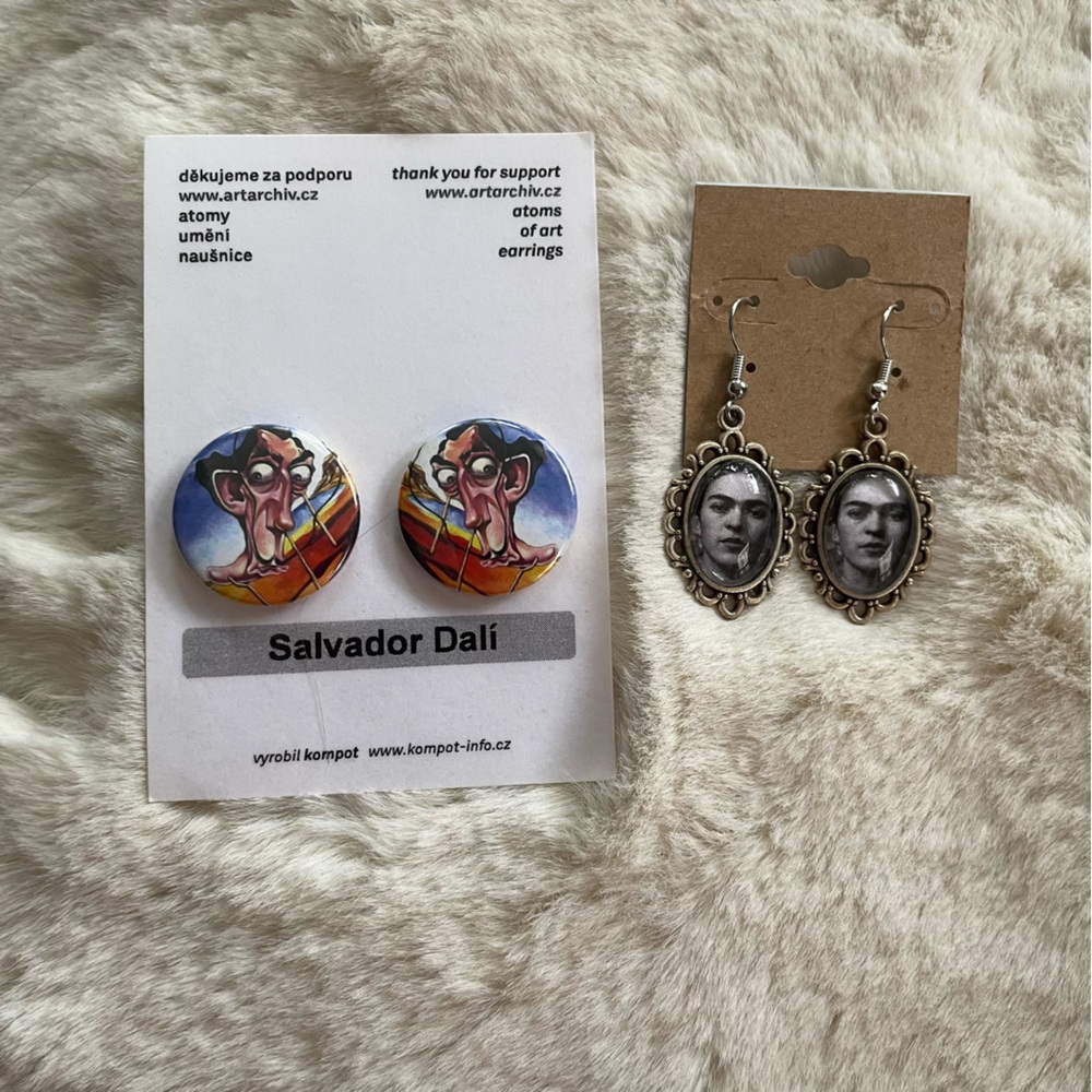 Frida Kahlo and Salvador Dali earrings - 2 pairs